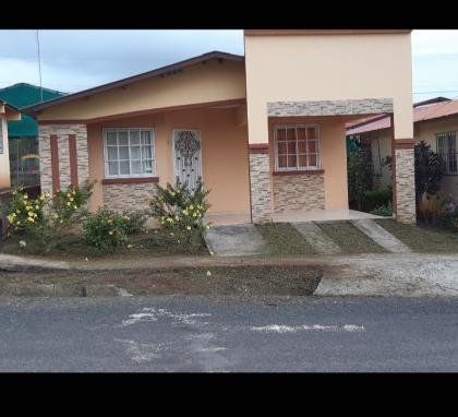 Se alquila casa en las Tablas