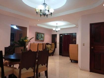HERMOSA CASA FAMILIAR AMUEBLADA / CÉNTRICA Y SEGURA