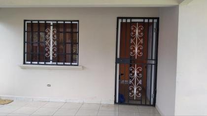 SE ALQUILA CASA