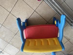 Mueble plástico multifuncional para niño