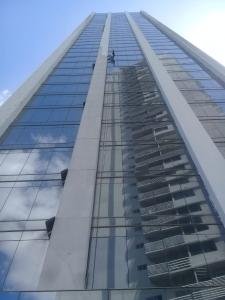 Fachadas que hablan desde lo alto. PINTURA EN ALTURA PTY